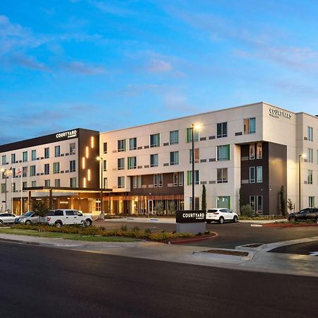 Courtyard By Marriott Fresno Clovis Hotel Bagian luar foto