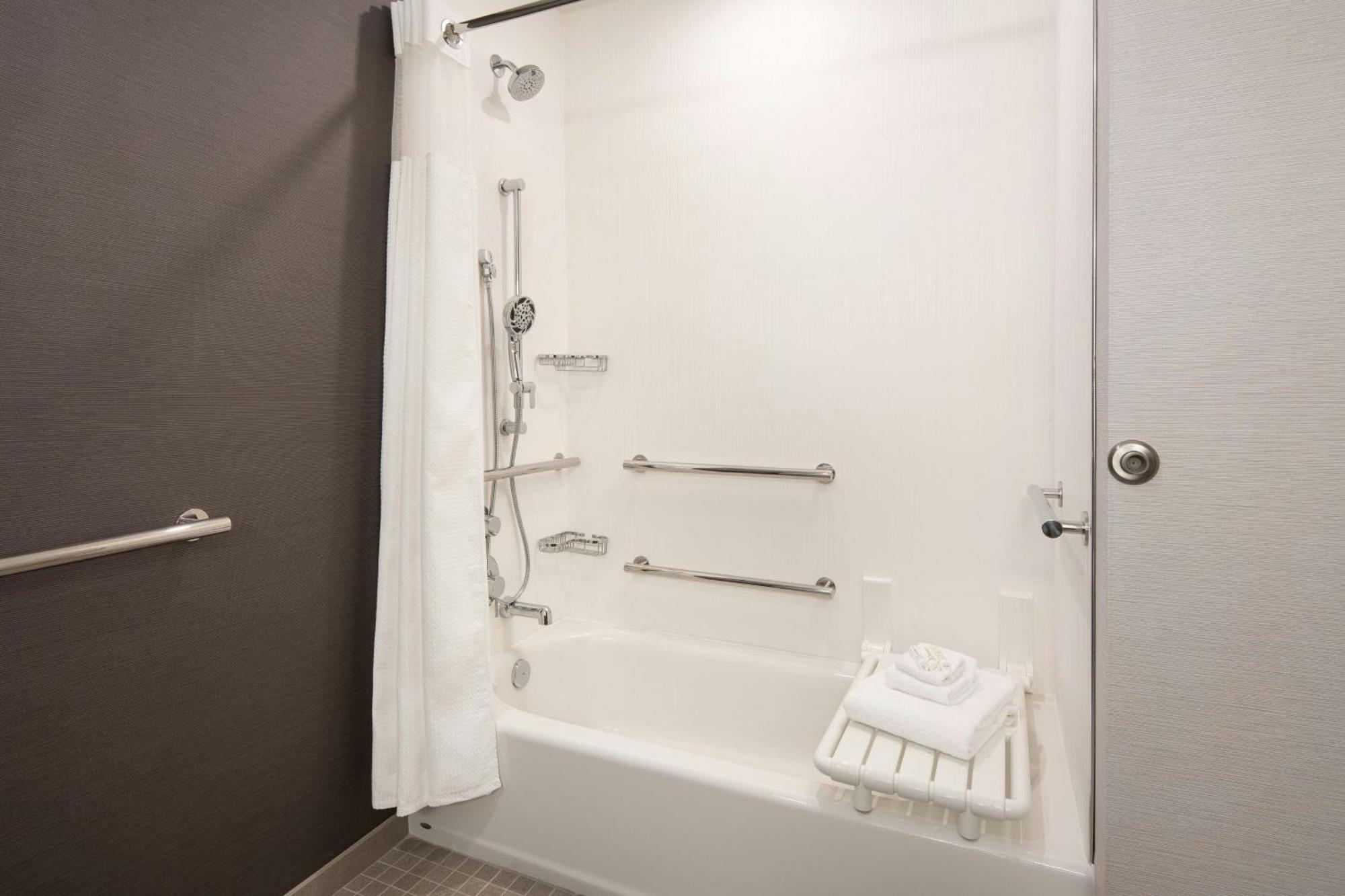 Courtyard By Marriott Fresno Clovis Hotel Bagian luar foto