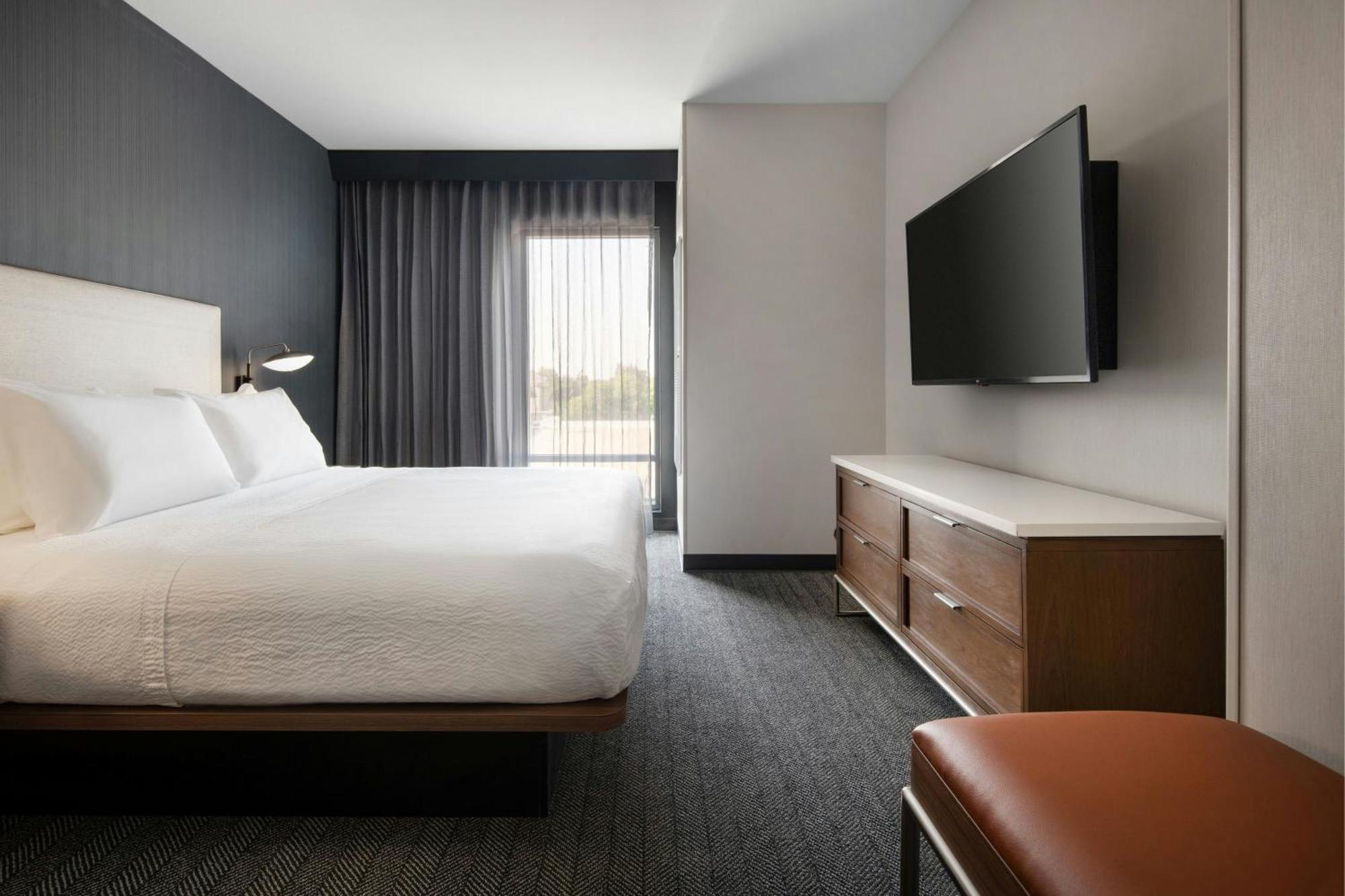 Courtyard By Marriott Fresno Clovis Hotel Bagian luar foto