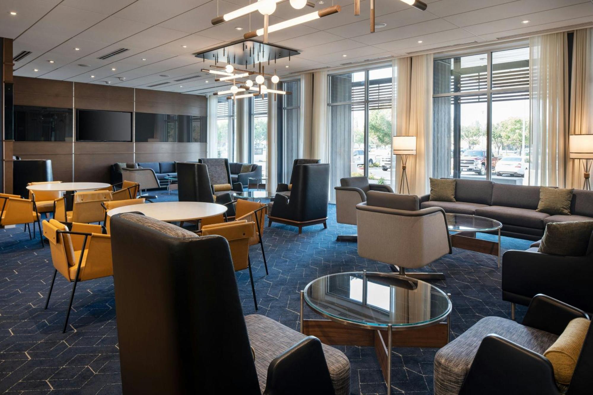 Courtyard By Marriott Fresno Clovis Hotel Bagian luar foto