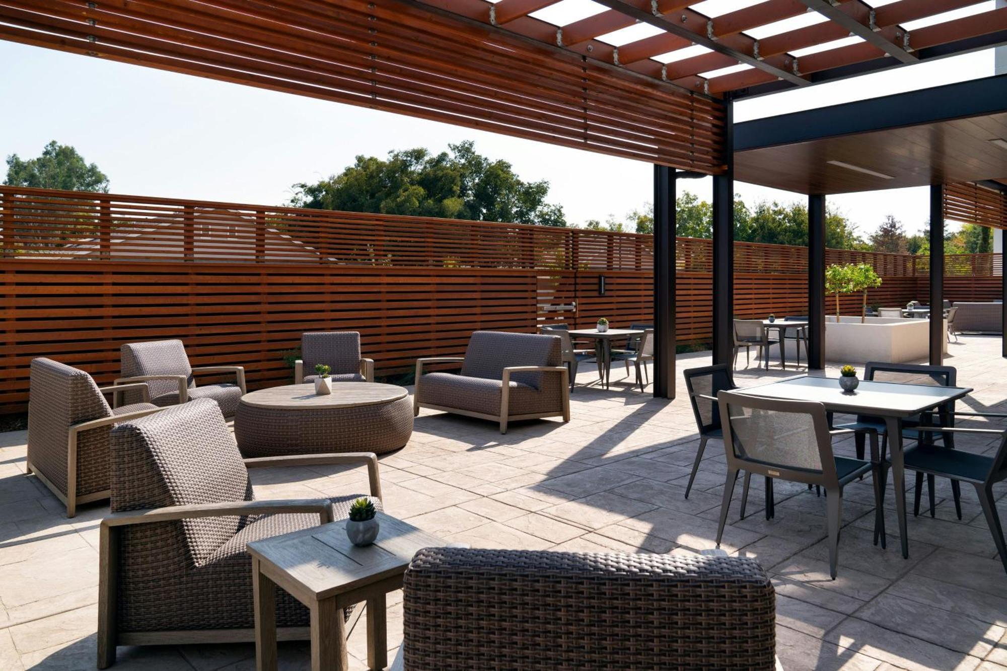 Courtyard By Marriott Fresno Clovis Hotel Bagian luar foto