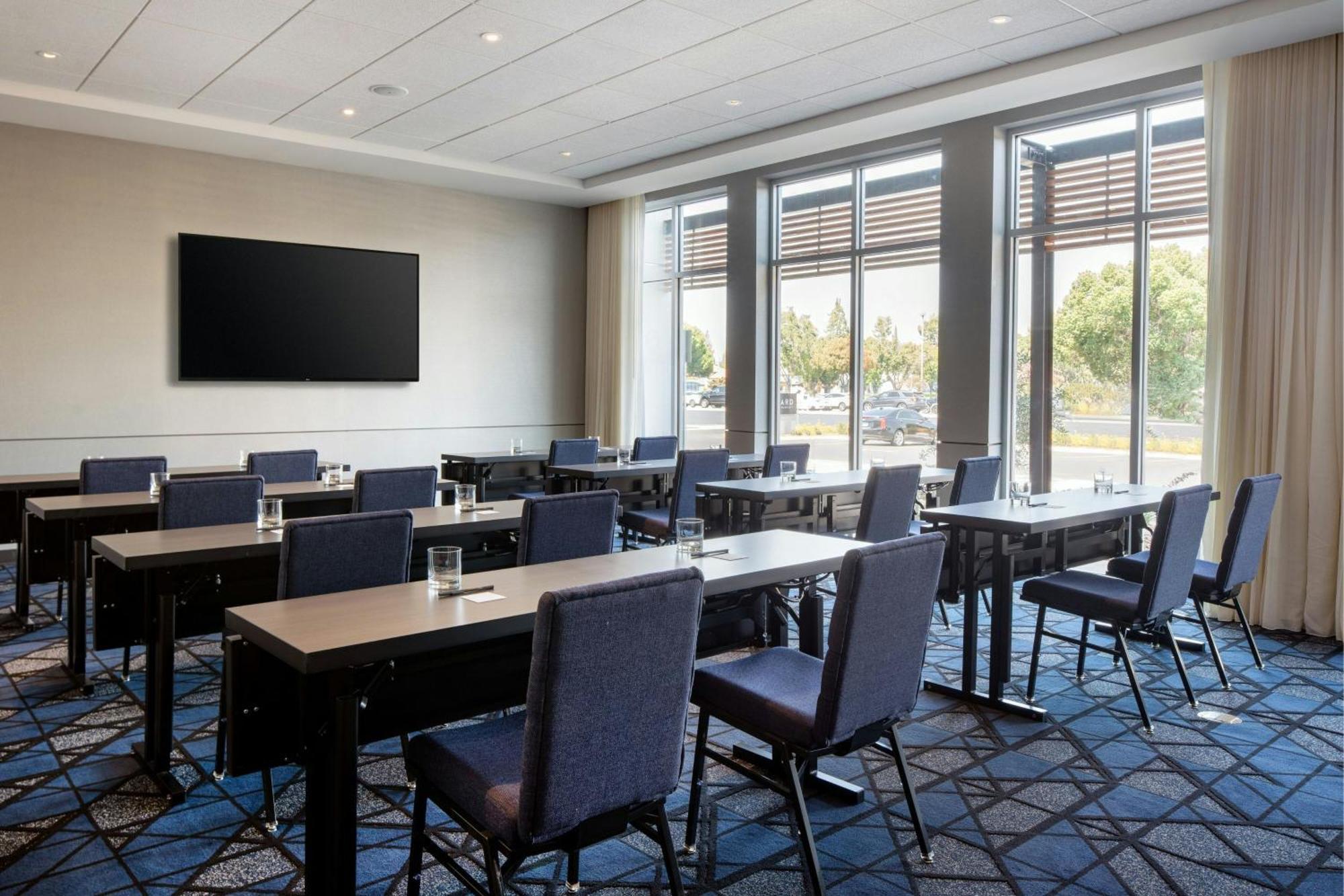 Courtyard By Marriott Fresno Clovis Hotel Bagian luar foto